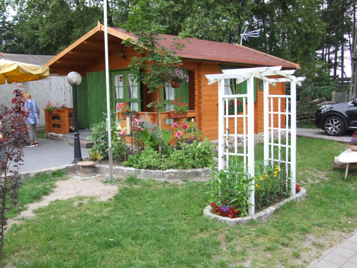 Hotel Osrodek Wypoczynkowy W Jeleniu à Borne Sulinowo Extérieur photo
