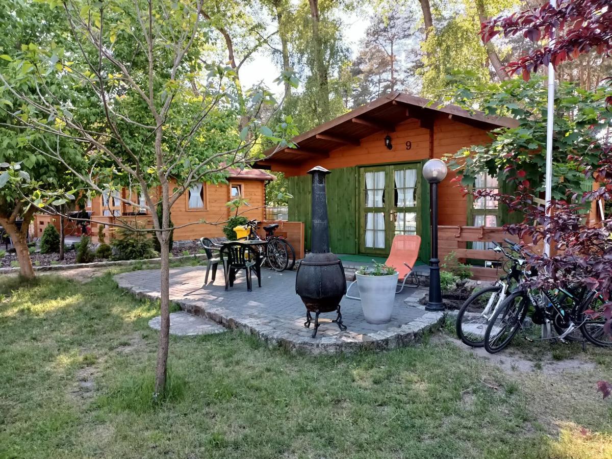 Hotel Osrodek Wypoczynkowy W Jeleniu à Borne Sulinowo Extérieur photo