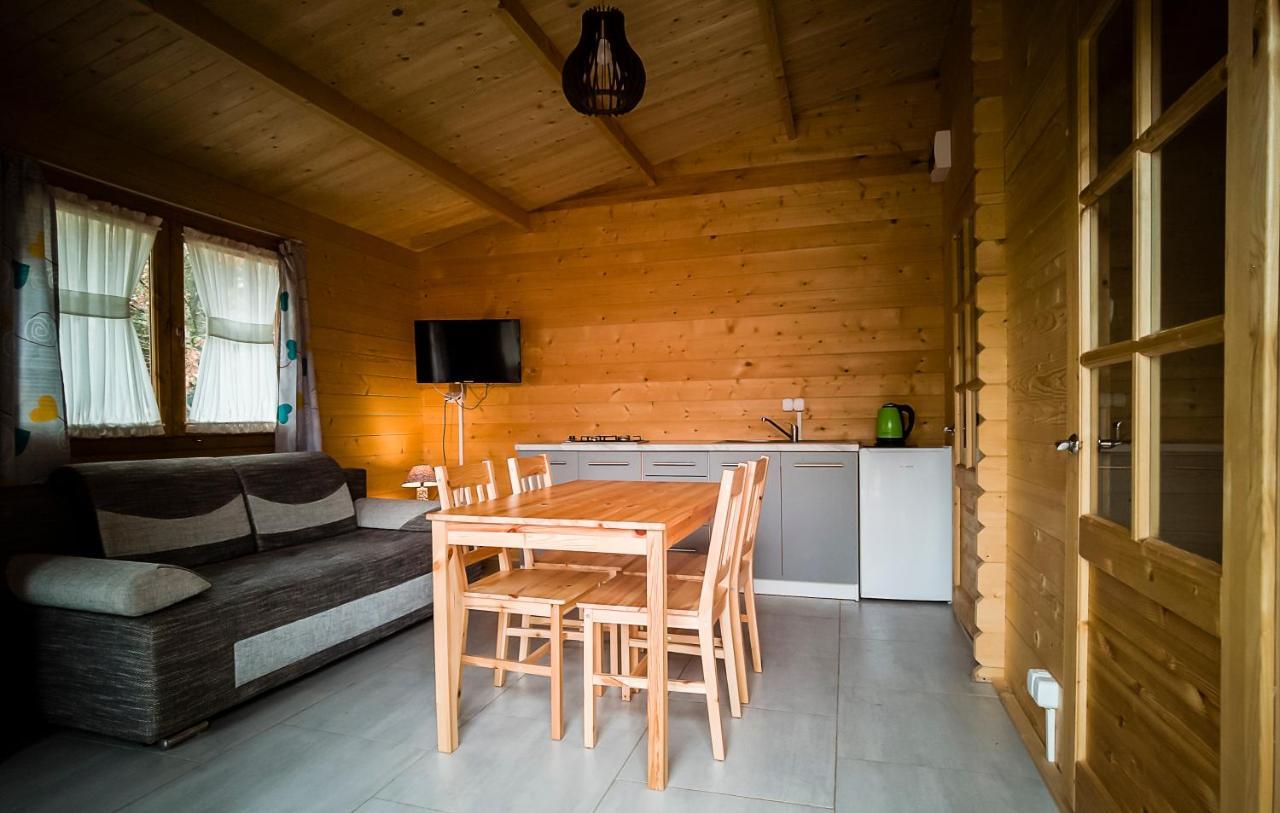 Hotel Osrodek Wypoczynkowy W Jeleniu à Borne Sulinowo Extérieur photo