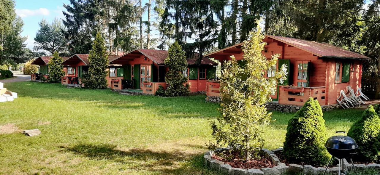 Hotel Osrodek Wypoczynkowy W Jeleniu à Borne Sulinowo Extérieur photo